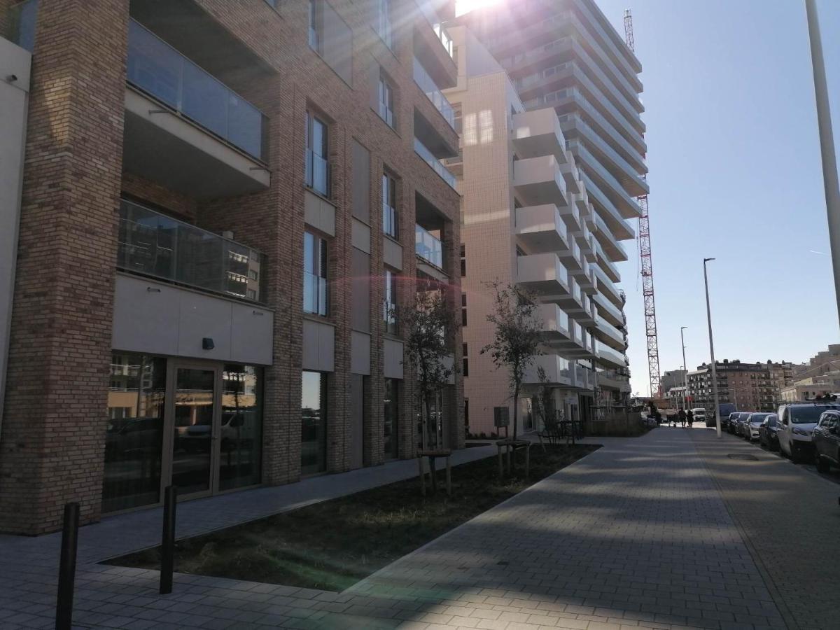 Bartine - Modern And Spacious Flat Near The Sea, Free Parking Space Oostende Eksteriør bilde